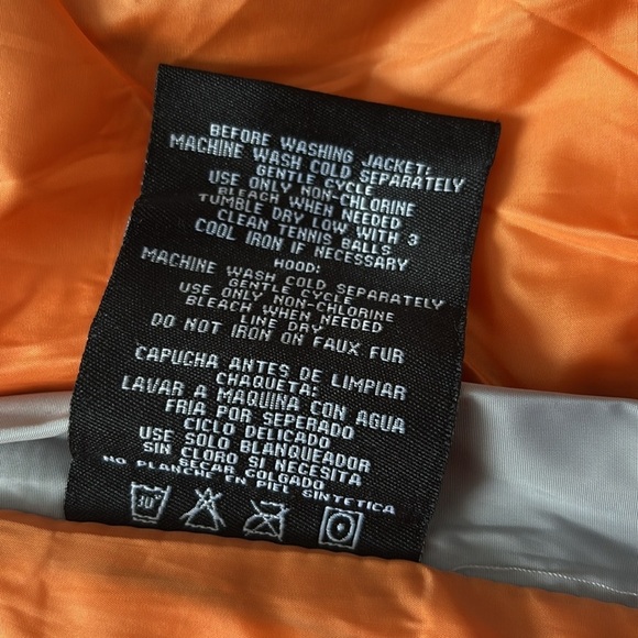 OROLAY, Women's Puffer Jacket/ Thickened Down Jacket, Size Medium - Picture 10 of 12